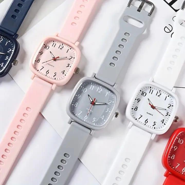 Women Movement: Quartz Water Resistant  1 Minni Bo